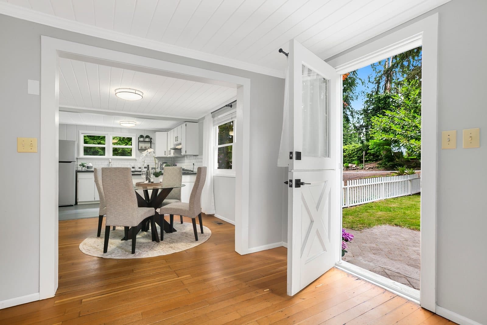Photo 4 of 14841 88th Ave NE, Kenmore, WA 98028